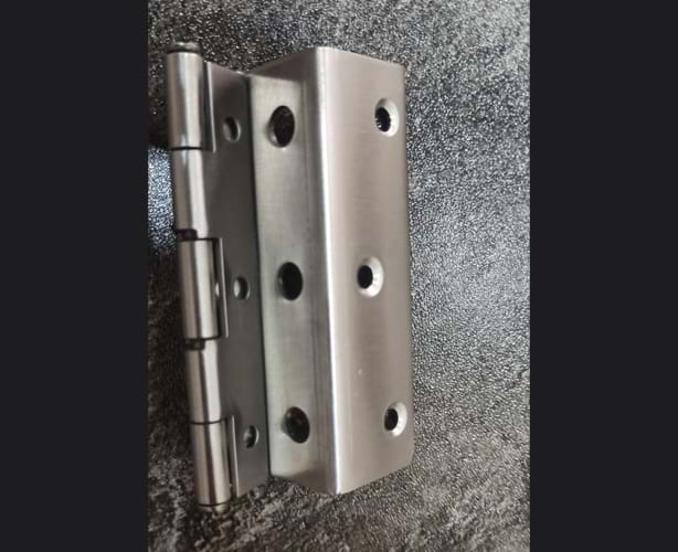 SS L Type Lock In Hinges